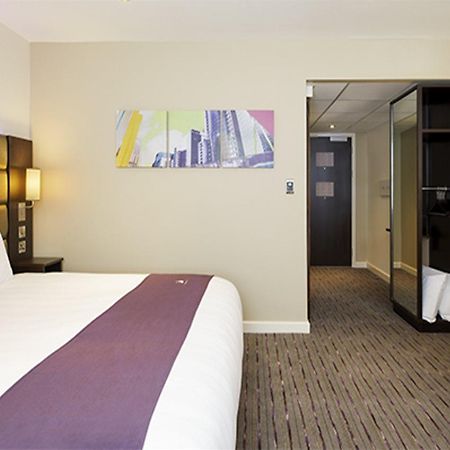 Premier Inn Glasgow Milngavie Esterno foto