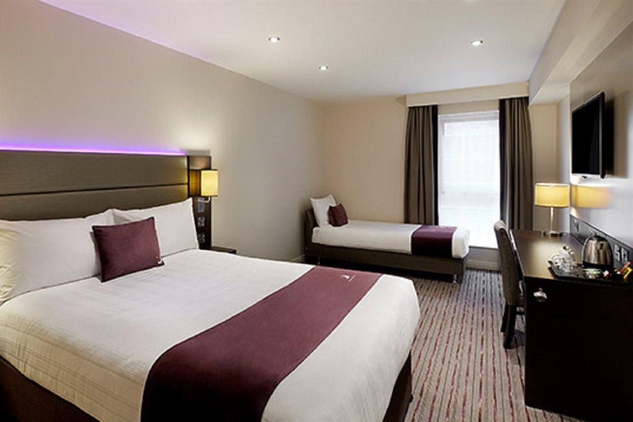 Premier Inn Glasgow Milngavie Esterno foto