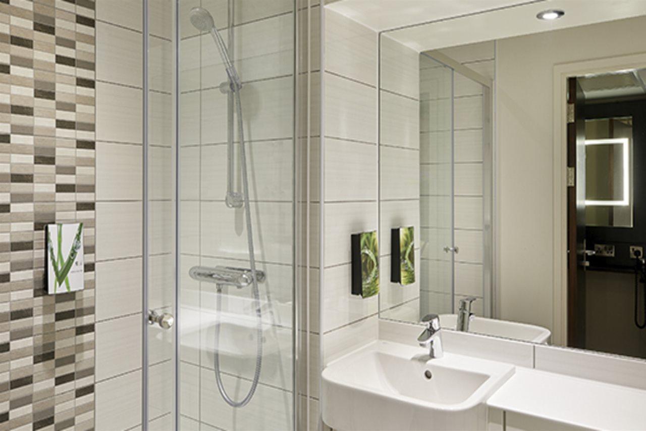 Premier Inn Glasgow Milngavie Esterno foto