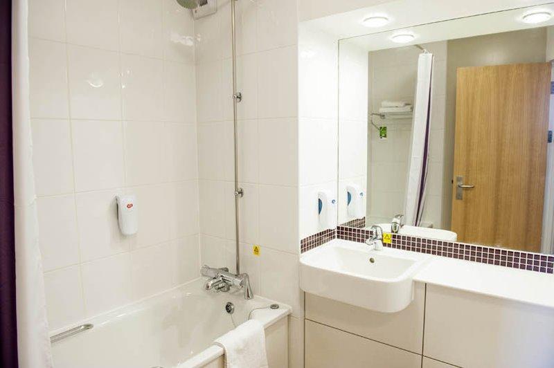Premier Inn Glasgow Milngavie Esterno foto